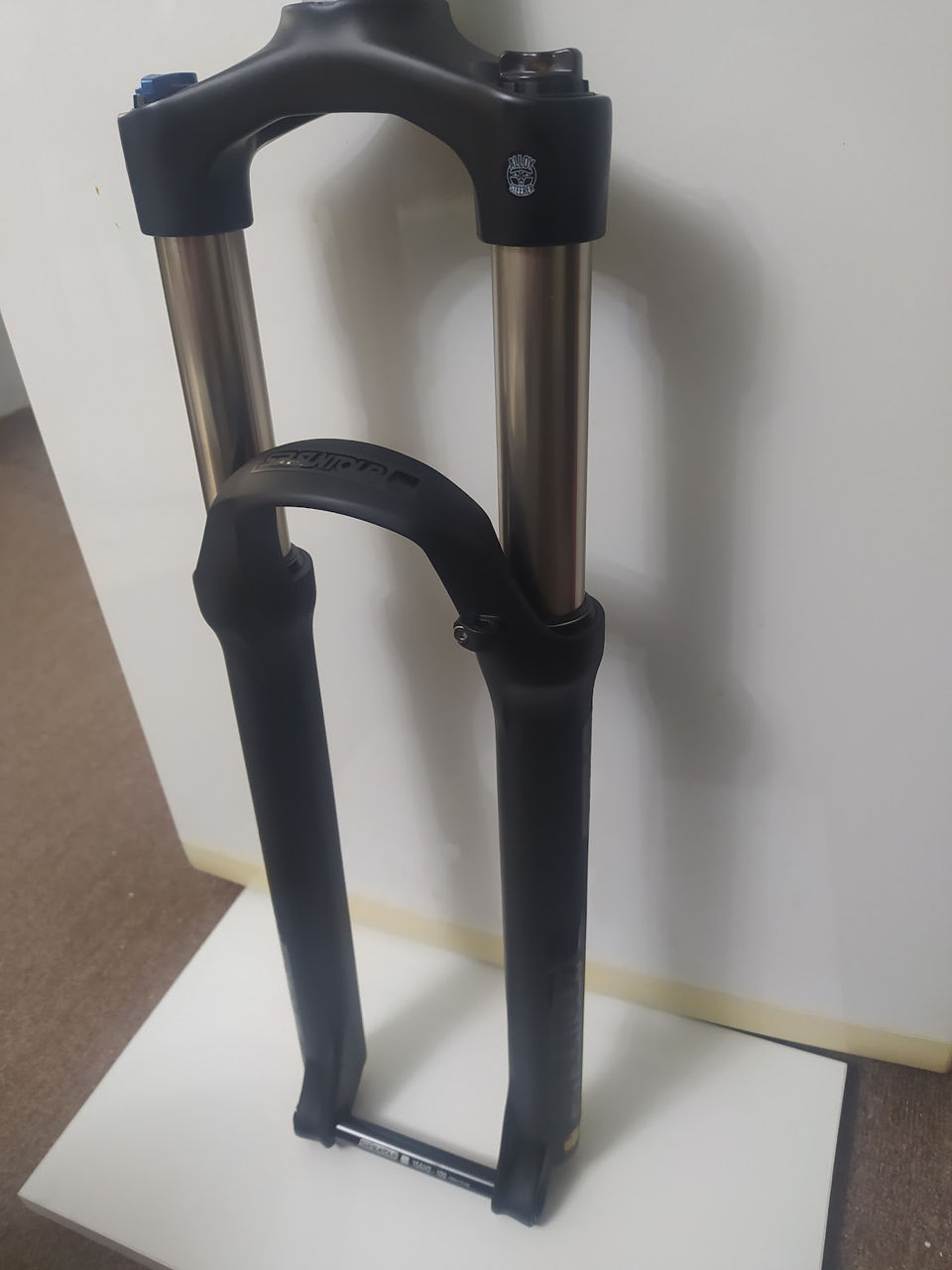 Новая вилка suntour xcr32 lo ds boost coil fork на 27.5 foto 0