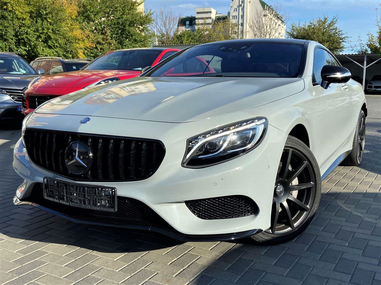 Mercedes S-Class foto 0