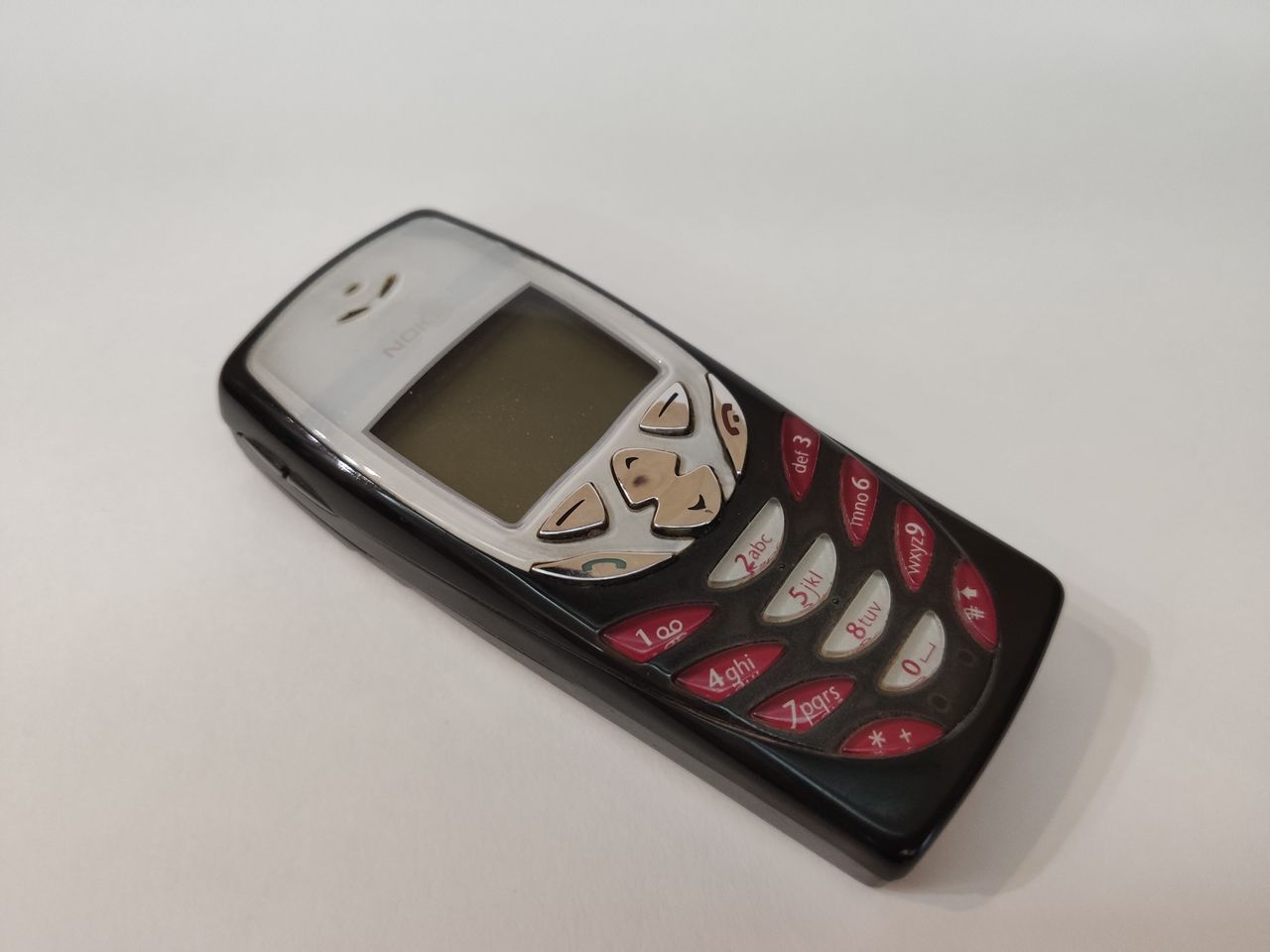 Nokia 8310