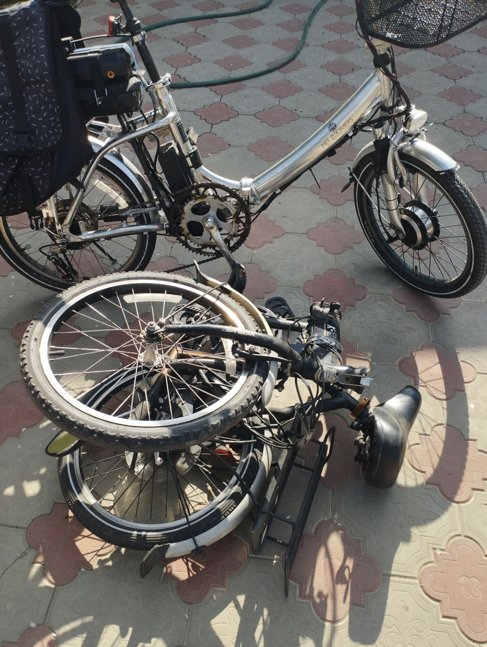 Bicicletă electrică pliabilă + simplă (electrică) фото 0