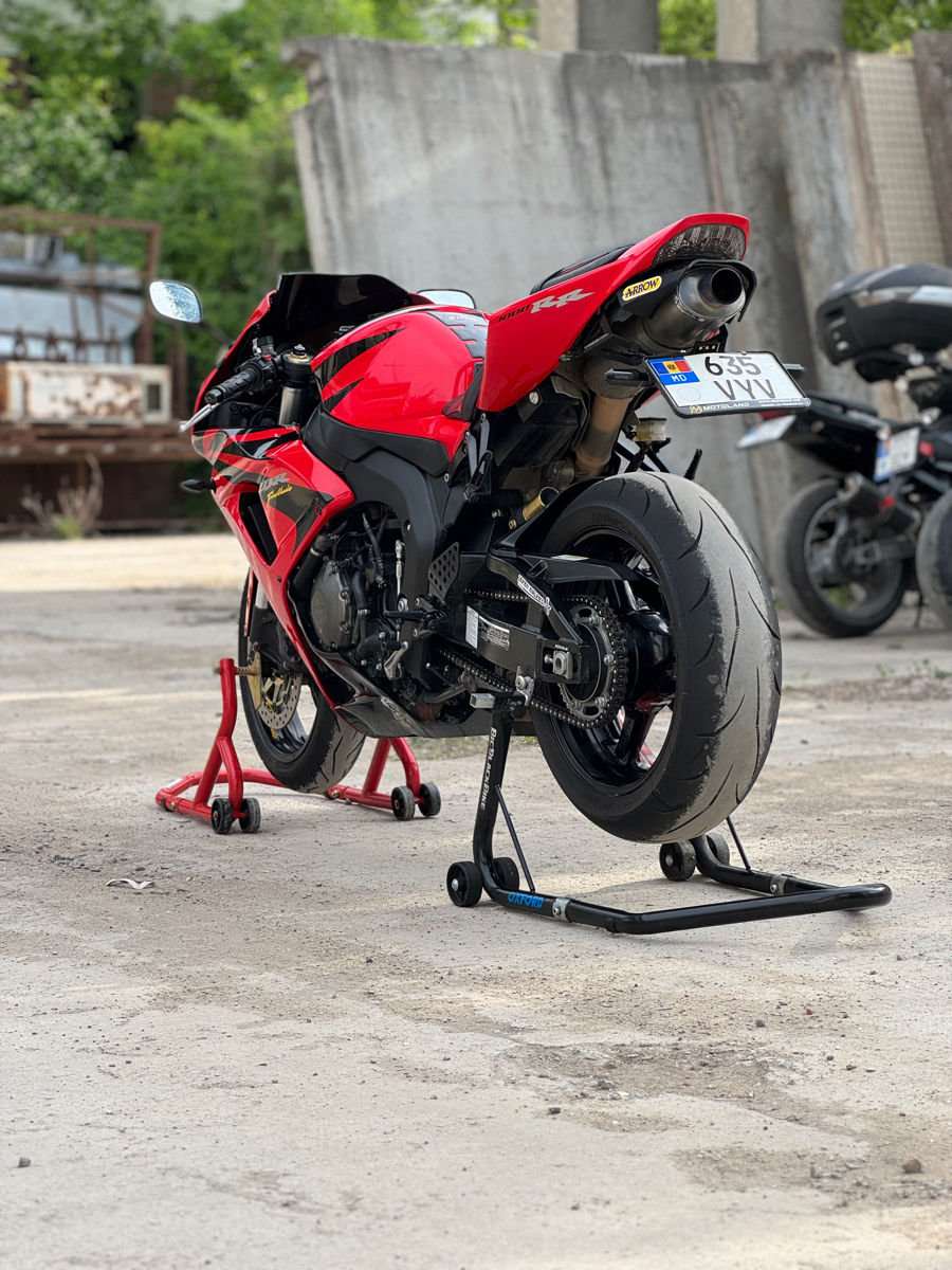 Honda CBR1000RR SC57 фото 7