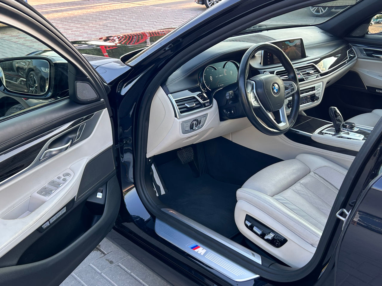 BMW 7 Series foto 6