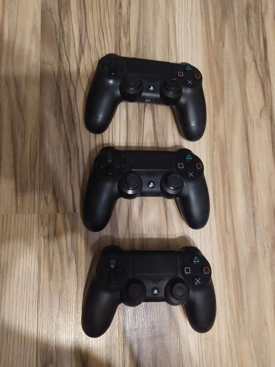 Продаю джойстики от ps4