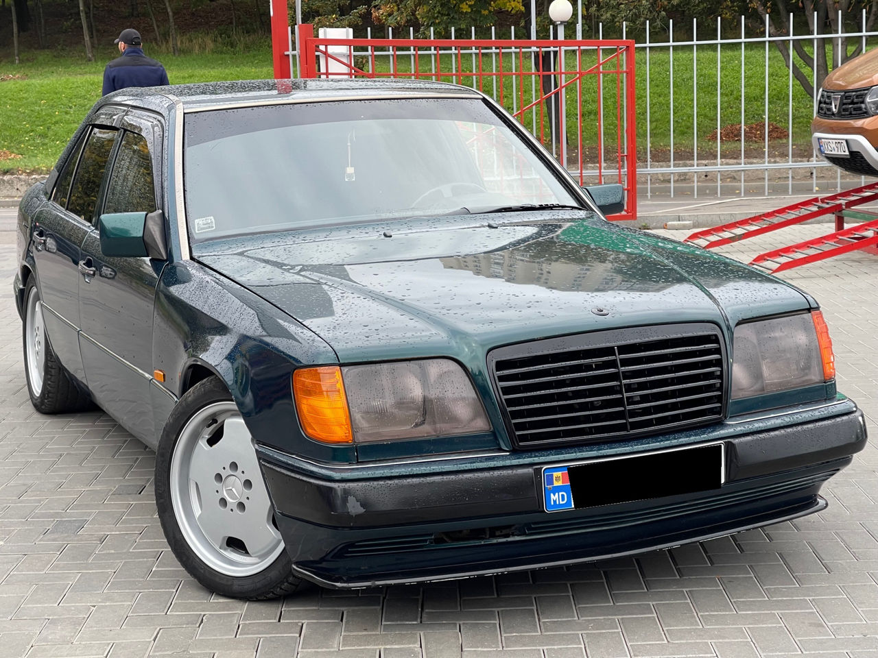 Mercedes Series (W124) foto 3