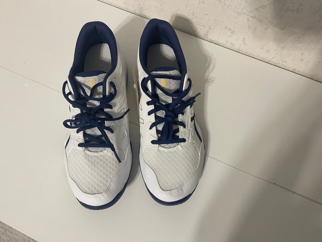 Incaltaminte sport, adidasi tenis de masa foto 2