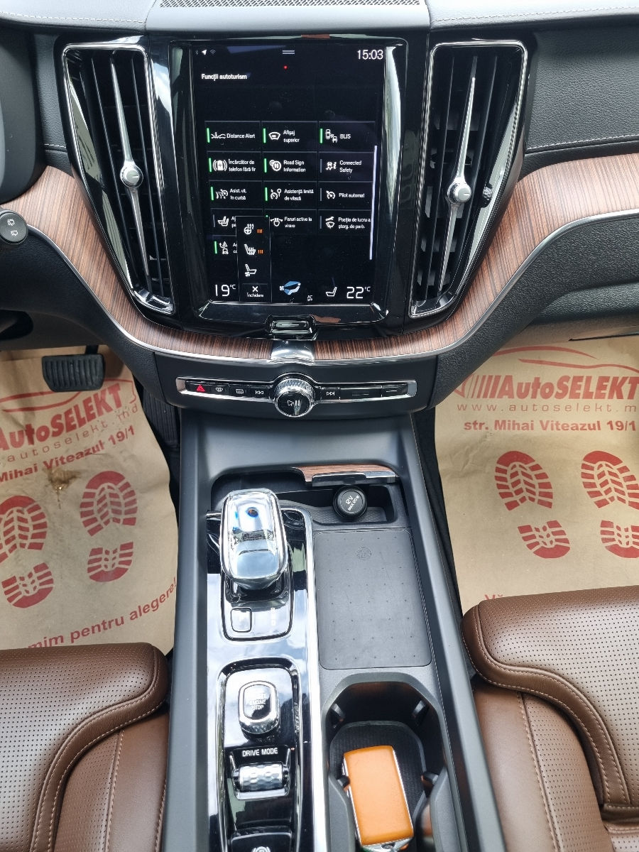 Volvo XC60 2020 photo 13