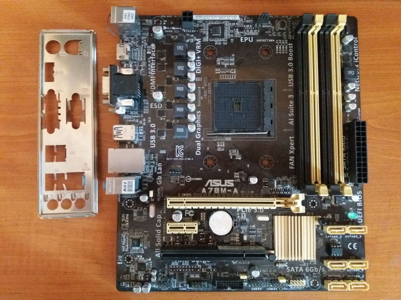 Отличная материнская плата ASUS A78M-A, socket FM2 / FM2+, ddr3 ...