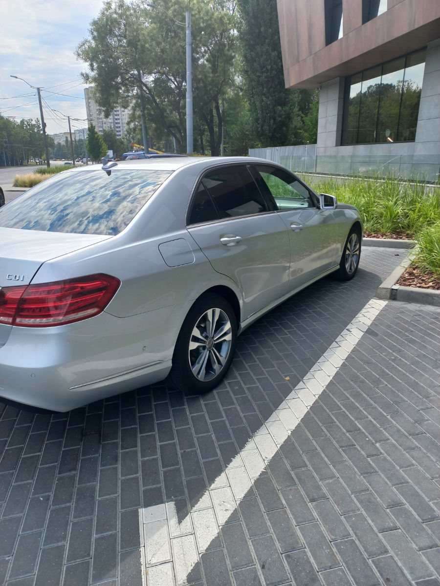 Mercedes E-Class foto 7