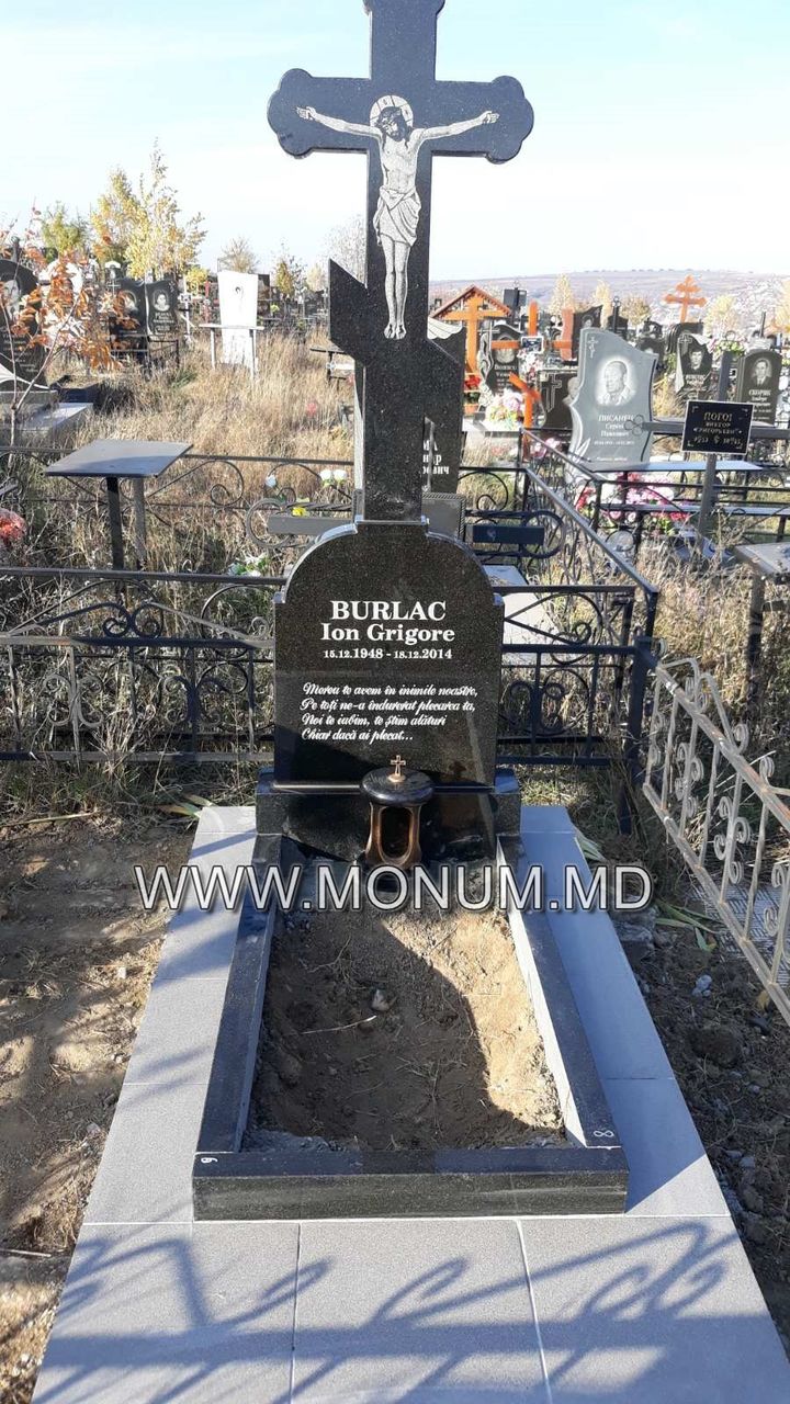 Monument din granit negru de calitate superioara 6600 L. foto 5