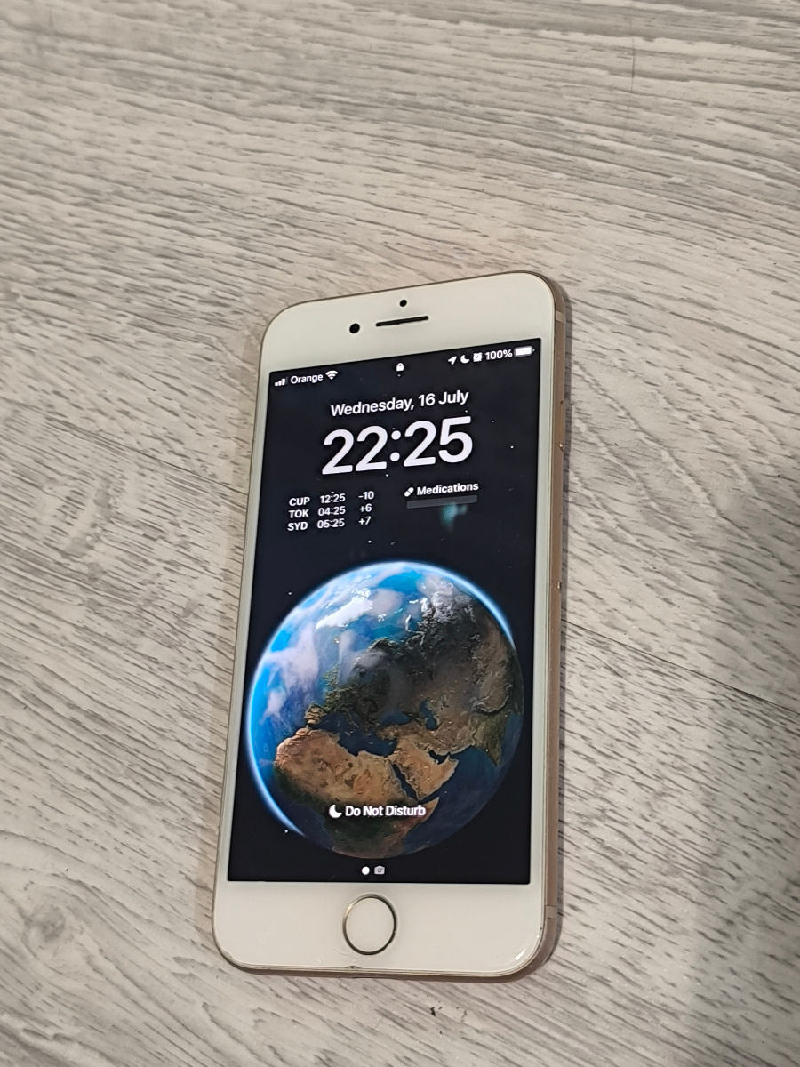 iPhone 8 64 gb фото 0