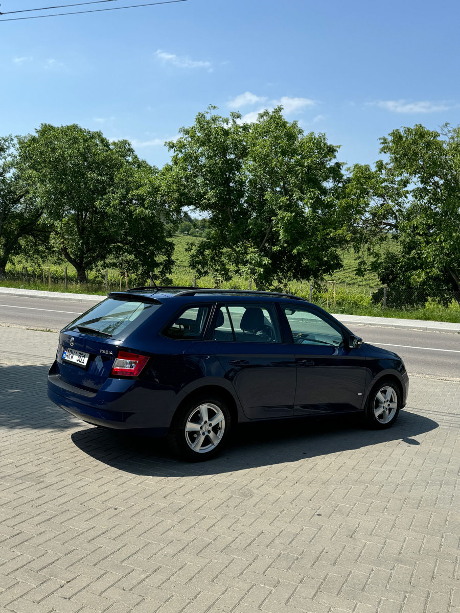 Skoda Fabia фото 7