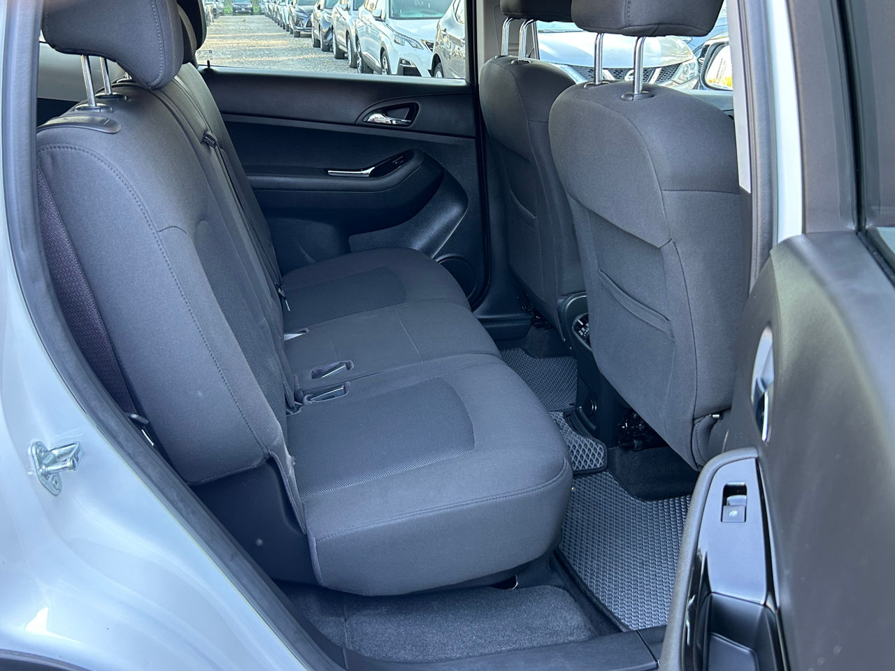 Chevrolet Orlando фото 16