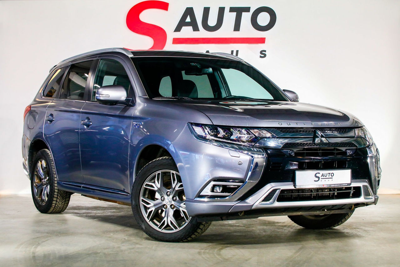 Mitsubishi Outlander фото 1