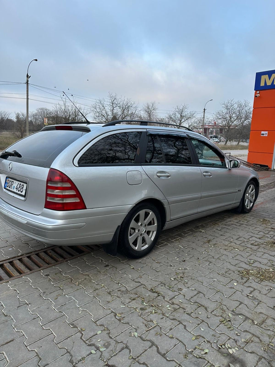 Mercedes C-Class foto 4