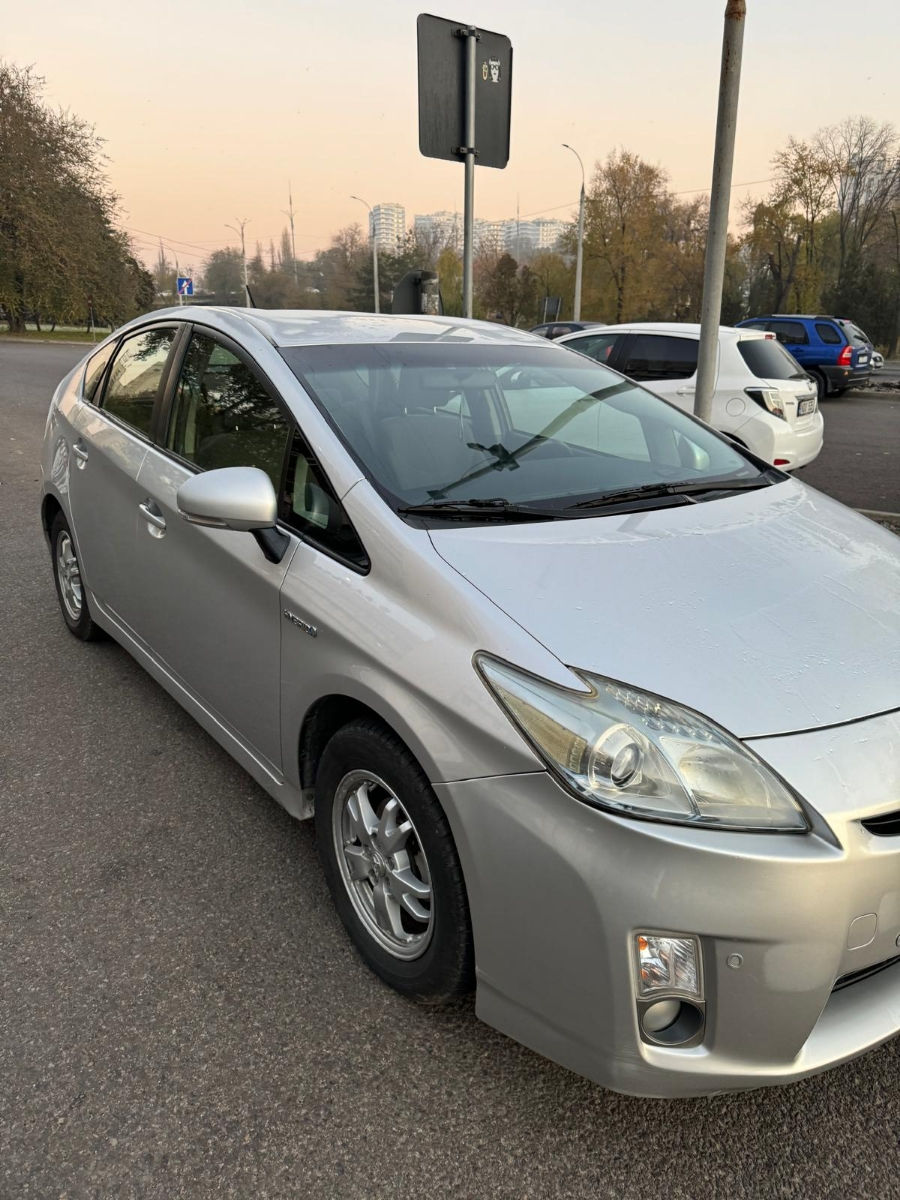 Toyota Prius foto 2