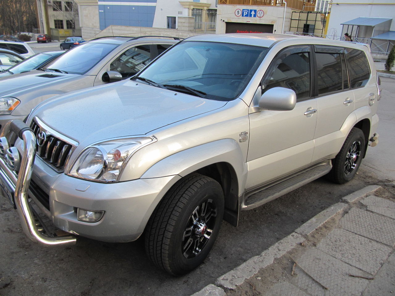 Toyota Land Cruiser Prado фото 7