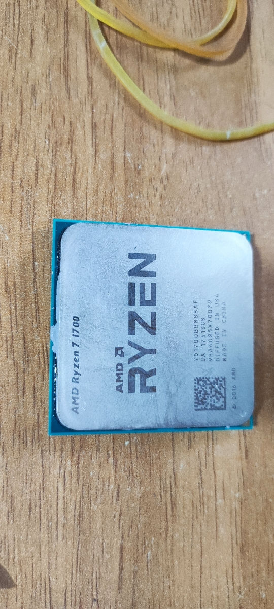 Ryzen 7 1700 foto 0