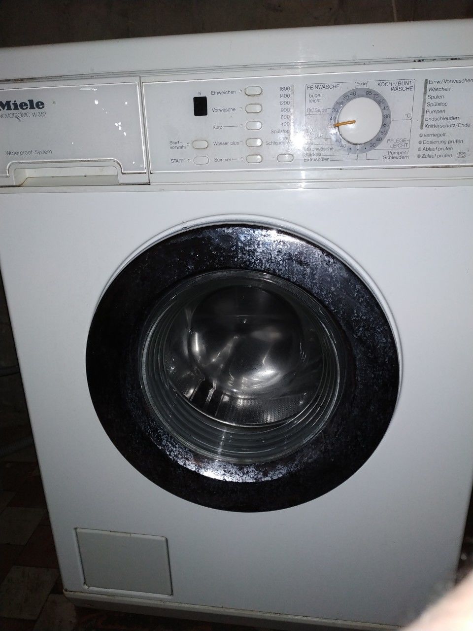 Продается немецкая стиральная машина miele