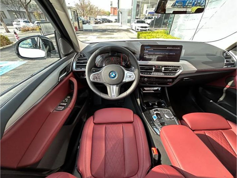 BMW iX3 фото 4