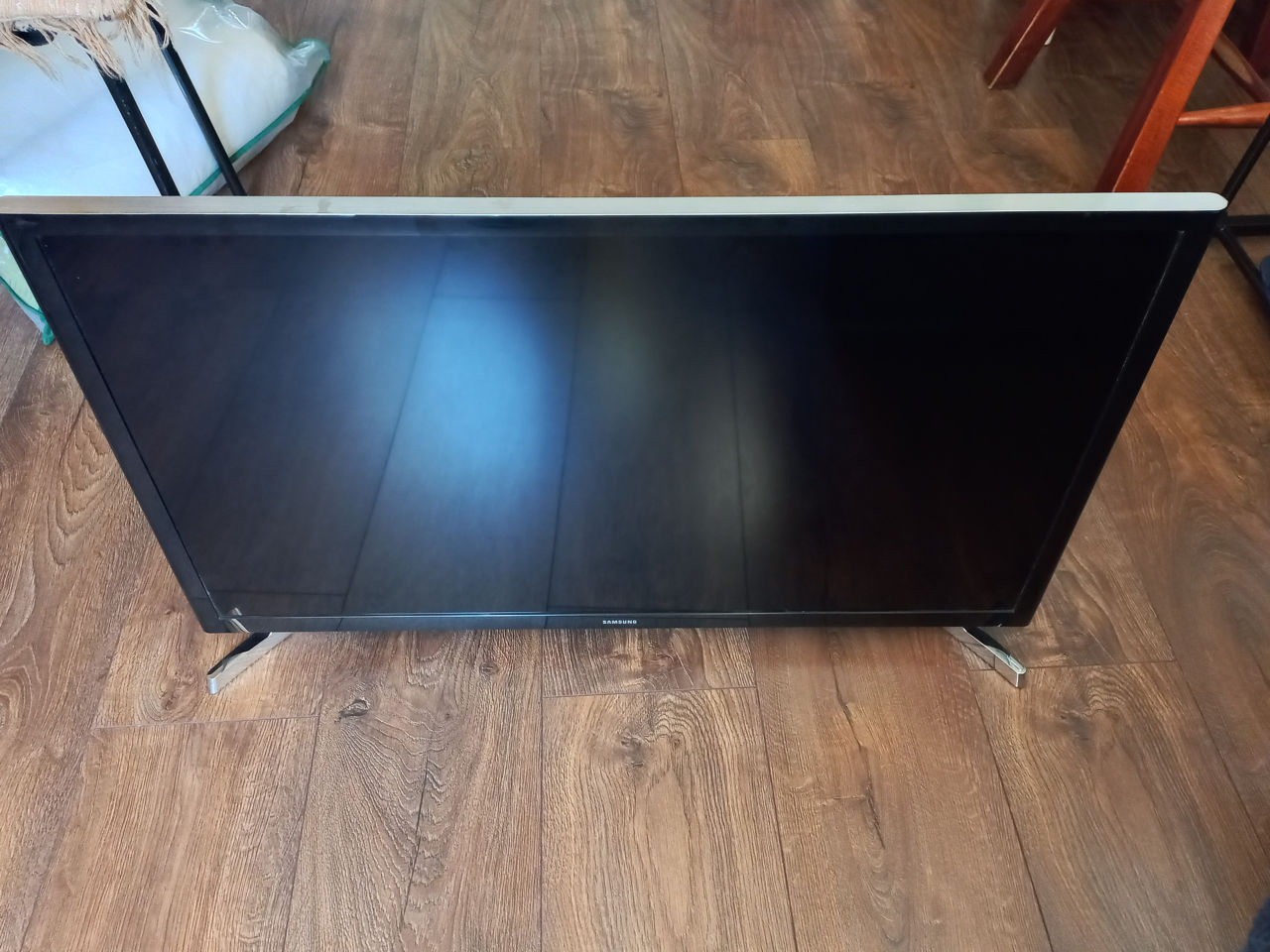 Телевизор Samsung UE32J4500AW