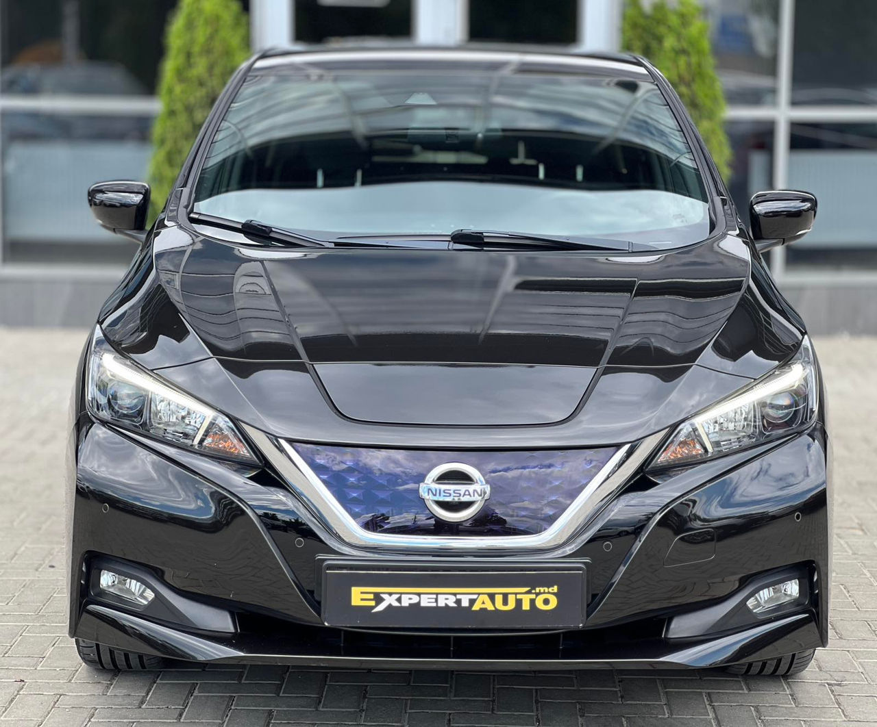 Nissan Leaf — фото 2