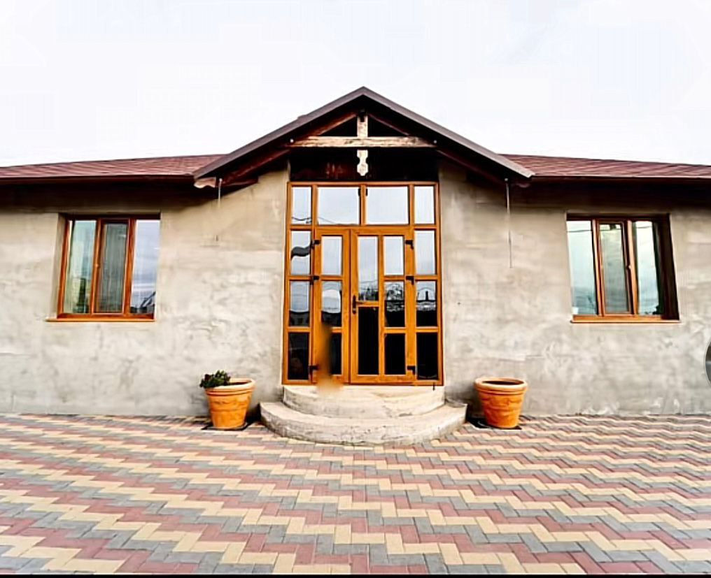 Casă spre vânzare cu 4 camere, 170 m2 în Suburbie, Dobrogea