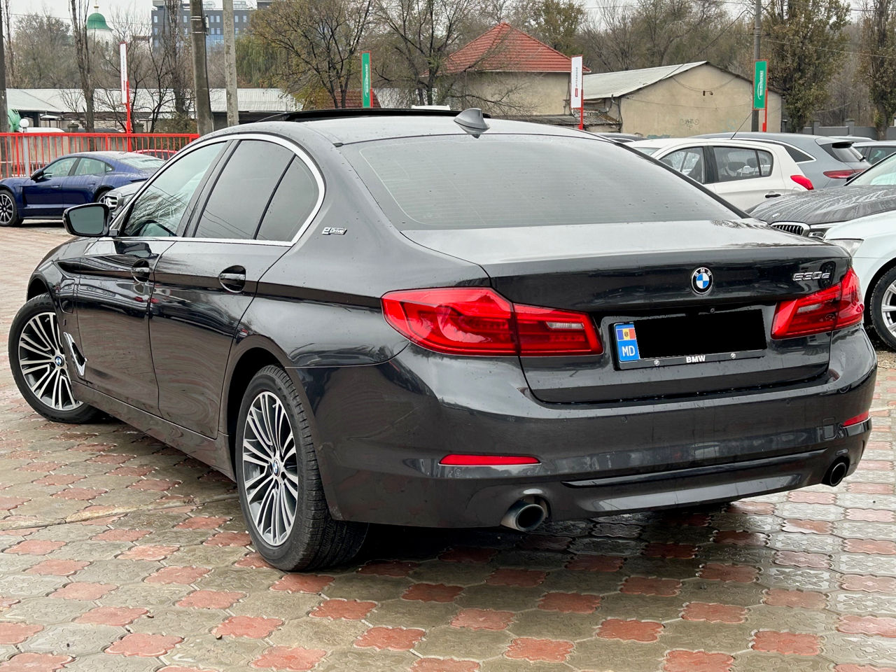 BMW 5 Series foto 2