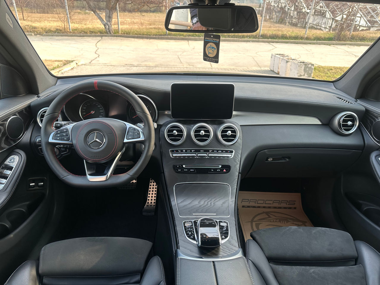 Mercedes GLC фото 9