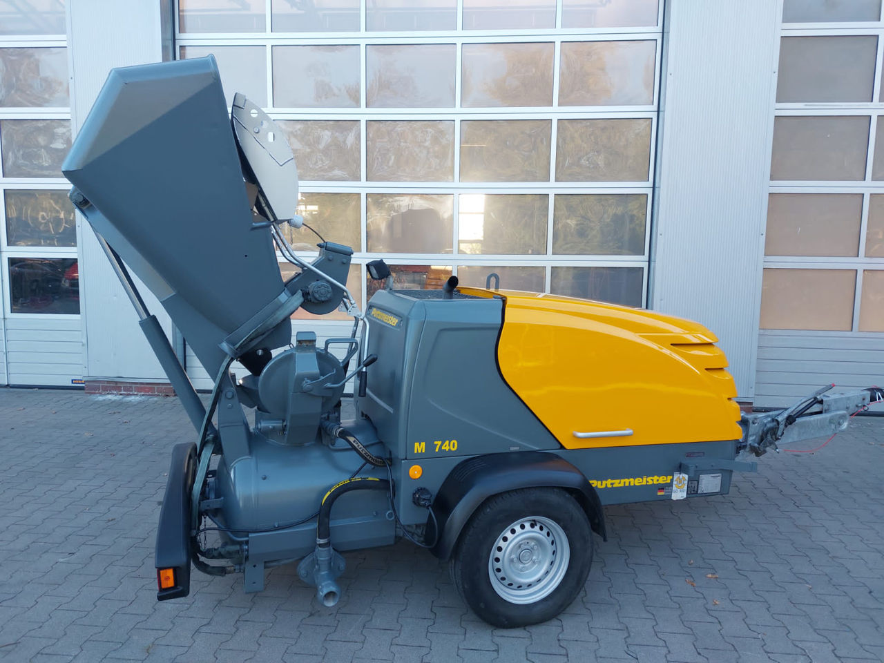 Pompă de șapă mecanizată semiuscată Putzmeister M740