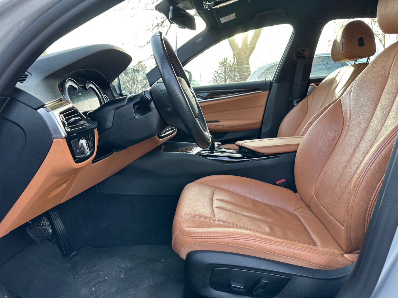 BMW 5 Series foto 6