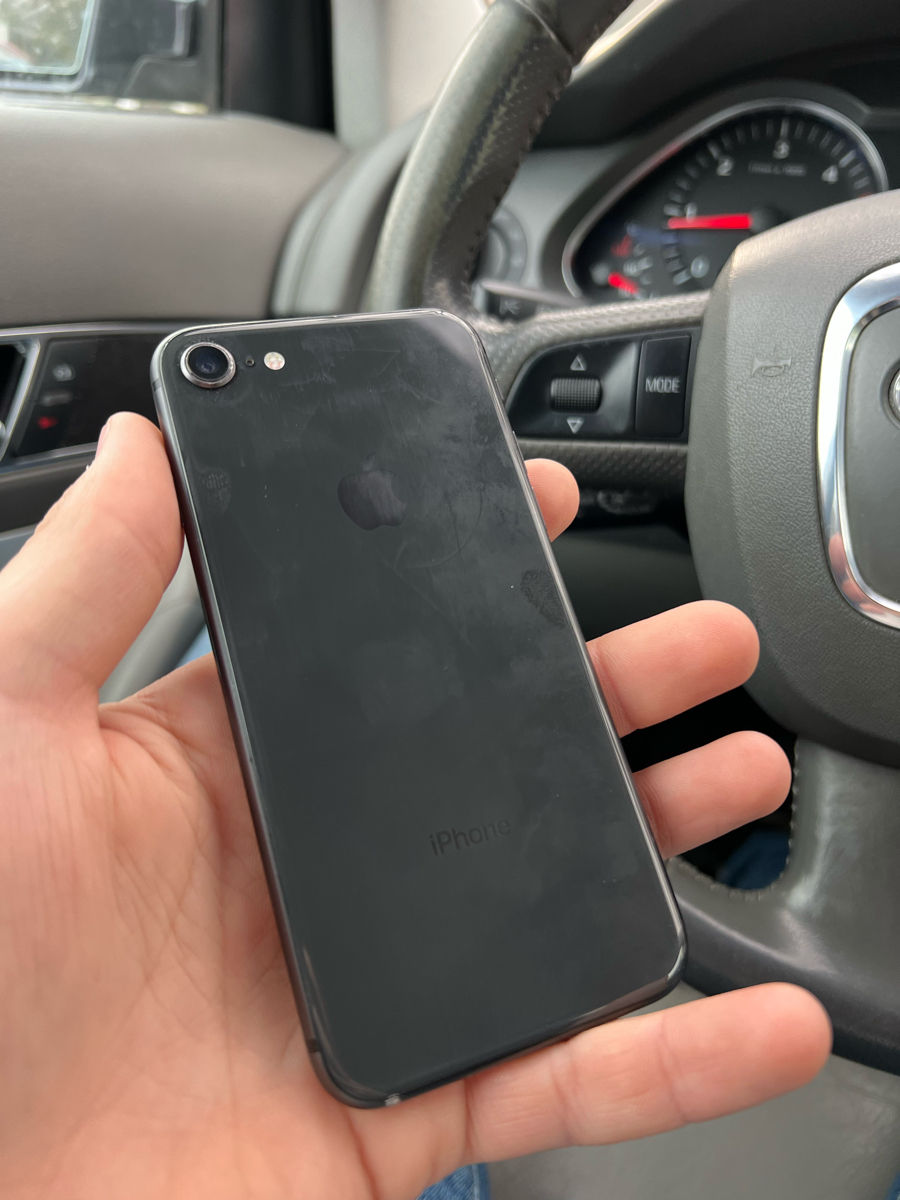 iPhone 8