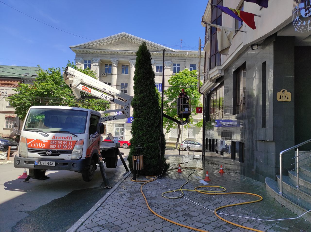 Spălare fatade, acoperis, la cladiri, oficii, case, etc! Aparat cu presiune + spalare manuala! foto 6