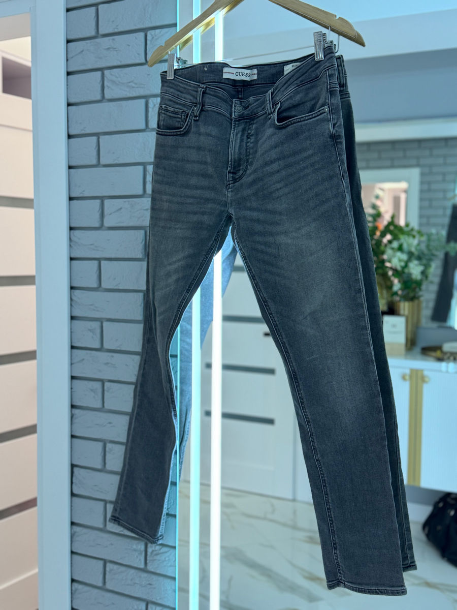 Blugi Guess foto 1