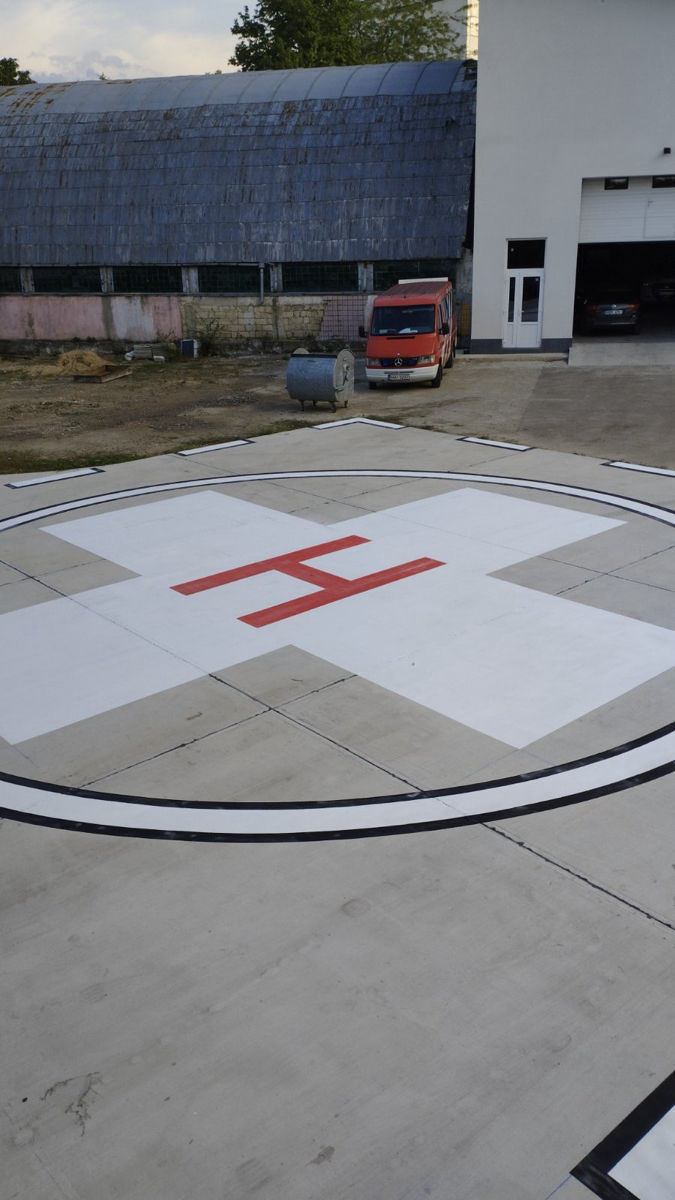 Marcaj rutier parcari, terenuri sportive, instalare indicatoare rutiere!!! foto 6