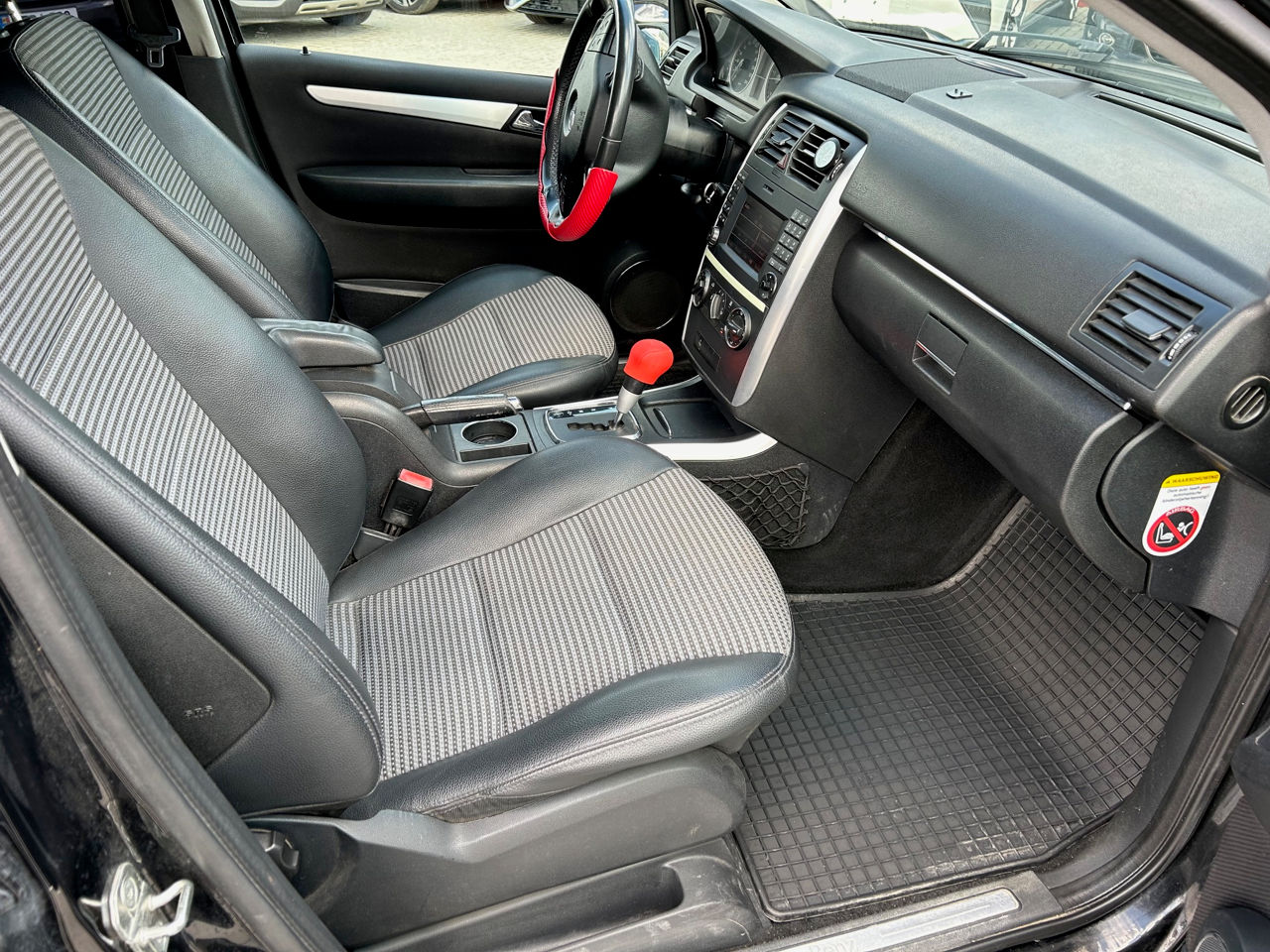 Mercedes B-Class foto 14