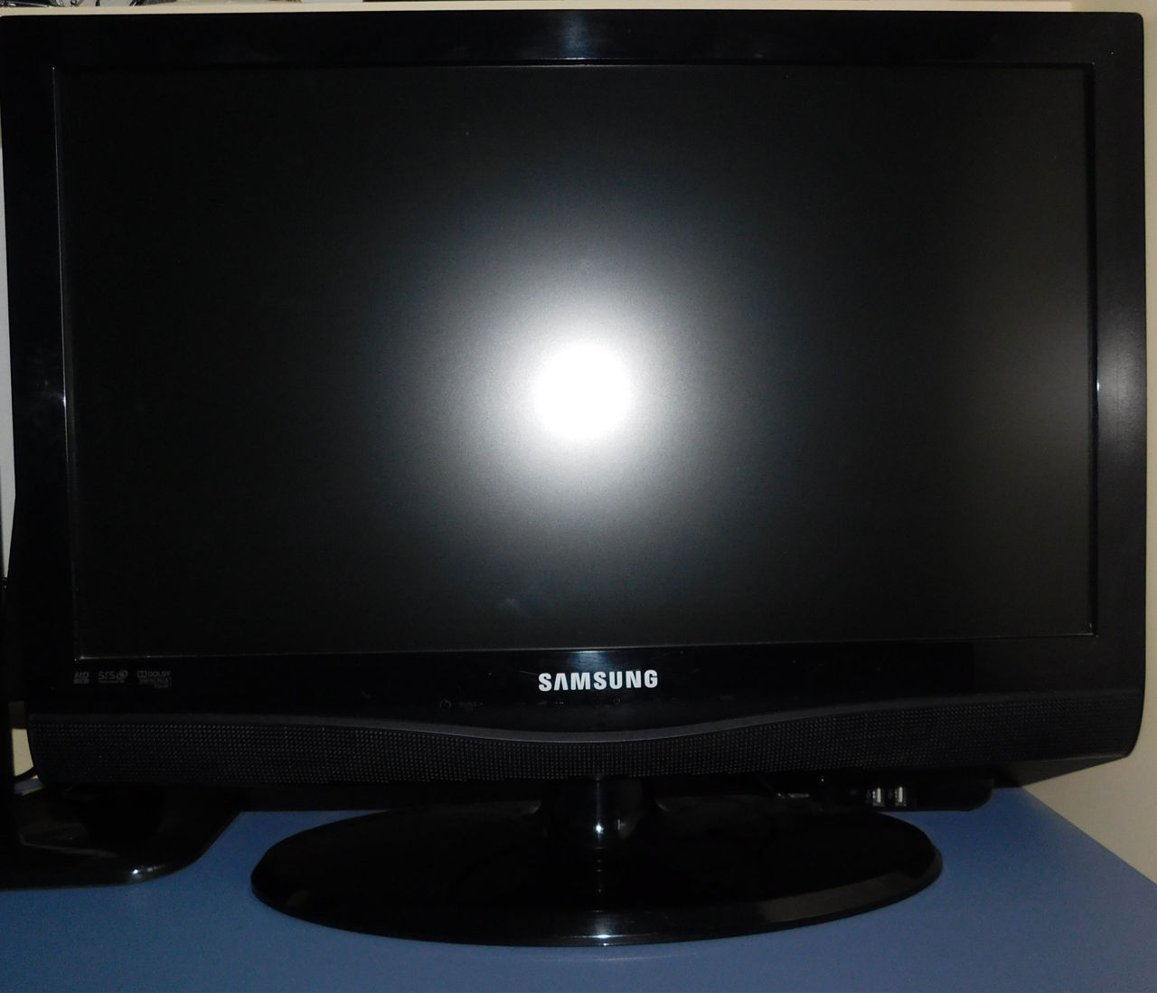 Телевизор Samsung (диагональ 54 см)!