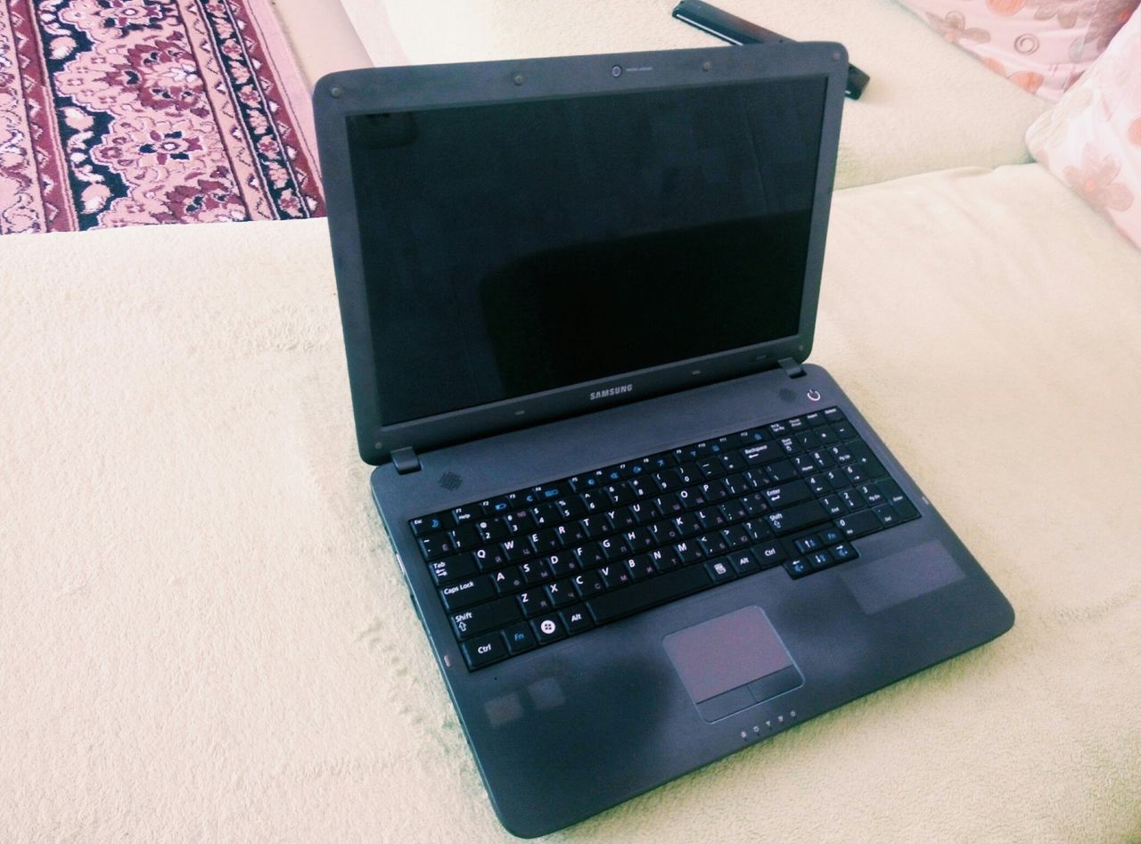 Samsung R528