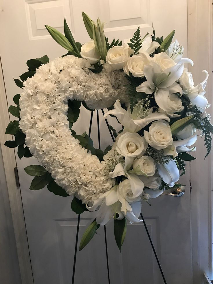 Похоронные венки, корзины, букеты/Coroane funerare din flori naturale foto 5