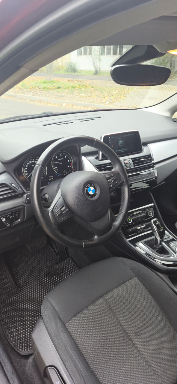 BMW 2 Series Active Tourer фото 3