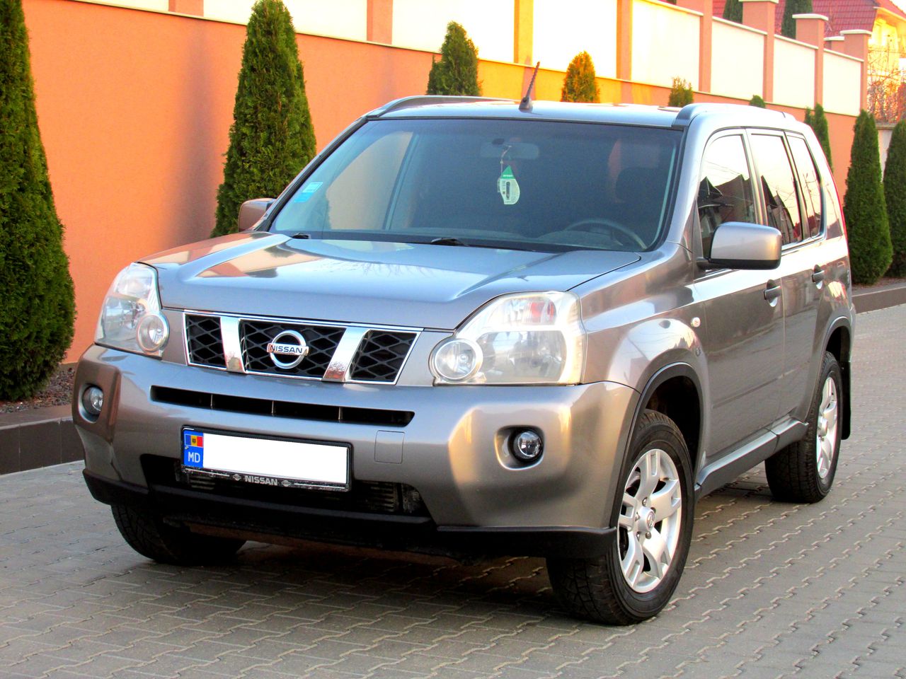 Nissan X-Trail foto 0