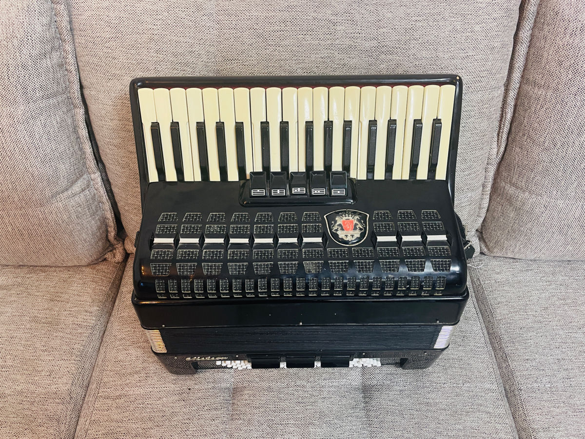 Acordeon weltmeister meteor 80b foto 2