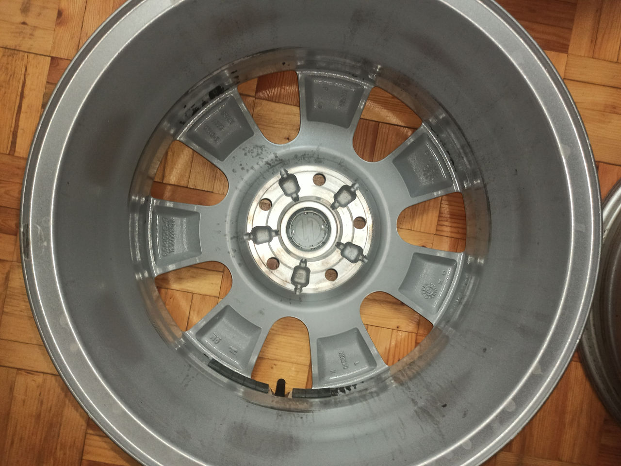 R16 5/105