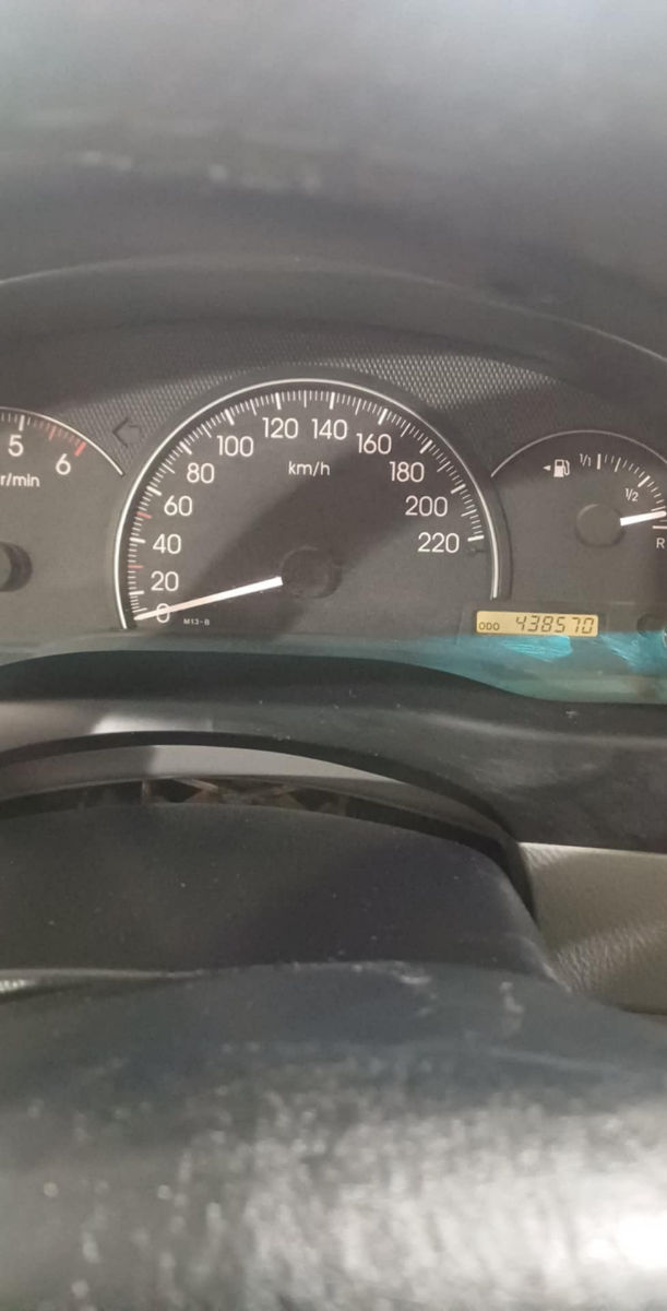 Toyota Avensis Verso foto 5