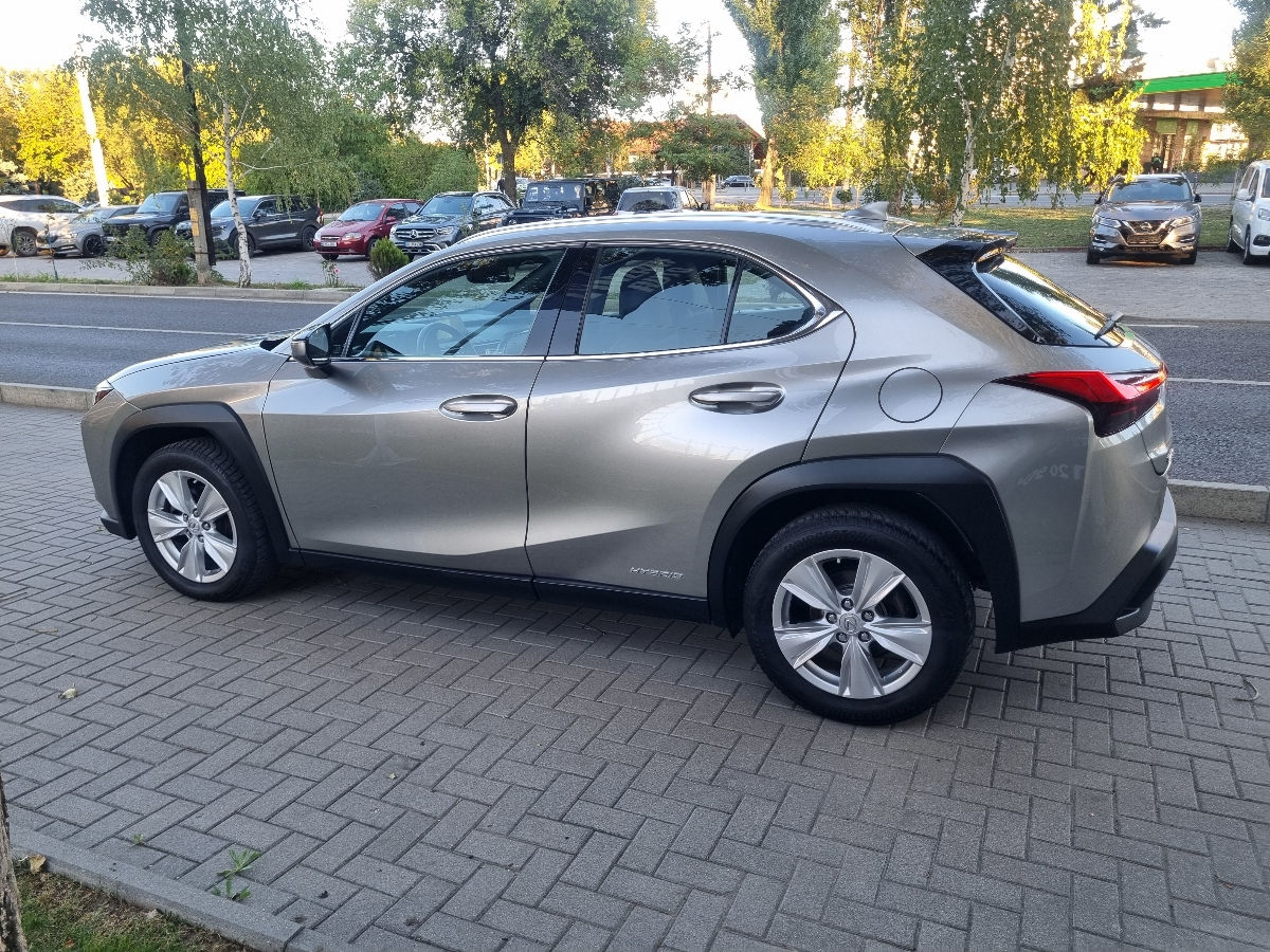 Lexus UX 2021 photo 8