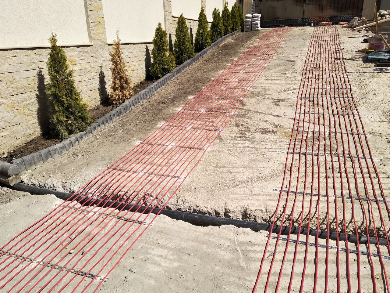 Sistem topirea zăpezii (degivrare) — Tepte, rampe, alei. Instalare. 20 ani garanție. Importator foto 7
