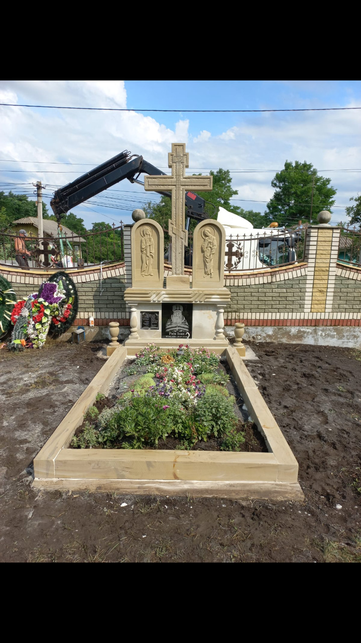 Rastigniri, monumente, lucrari din piatra de Cosauti foto 2