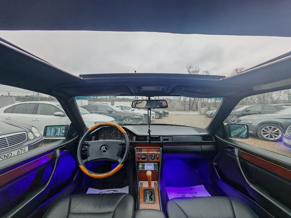 Mercedes E-Class фото 8