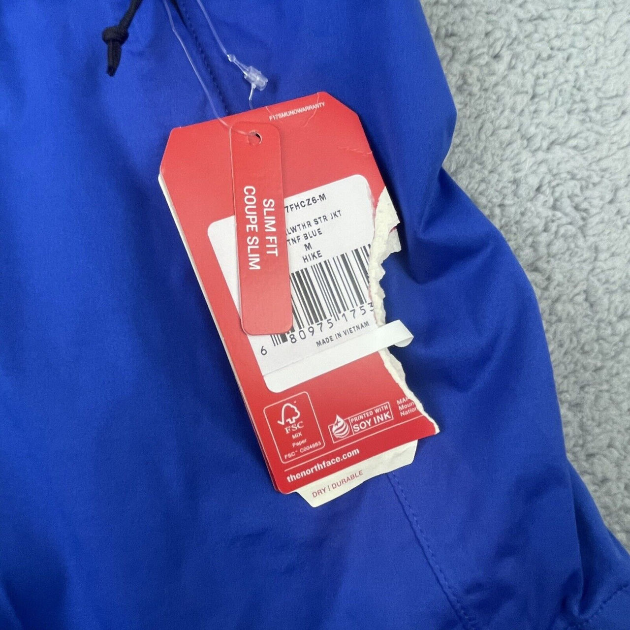 Куртка женская The North Face оригинал из США, размер  М. ( маломерит больше похожа на S, полу обхва фото 4