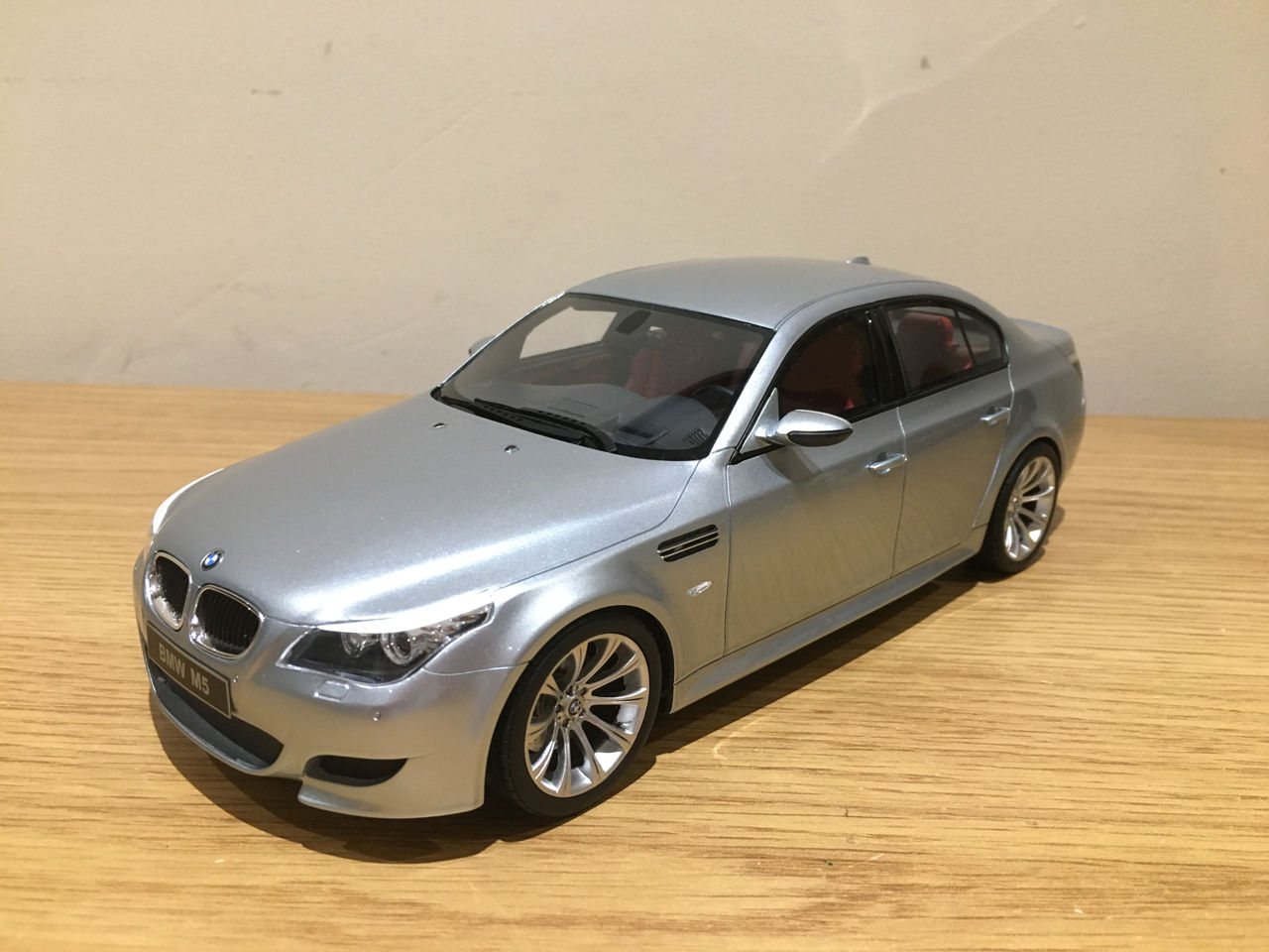 Коллекционные масштабные модели BMW 1:18