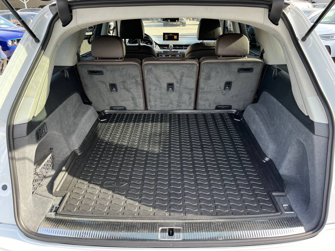 Audi SQ7 foto 17